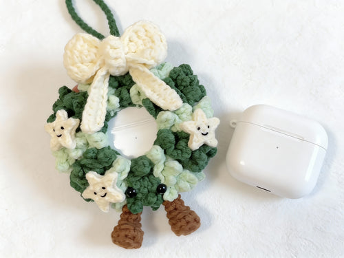Christmas Wreath Earbuds Case Crochet Pattern | Plush AirPods Pouch | Festive decor Crochet