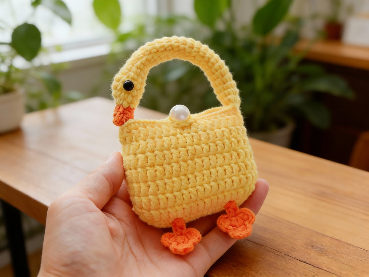 Goose Earbuds Case Crochet Pattern