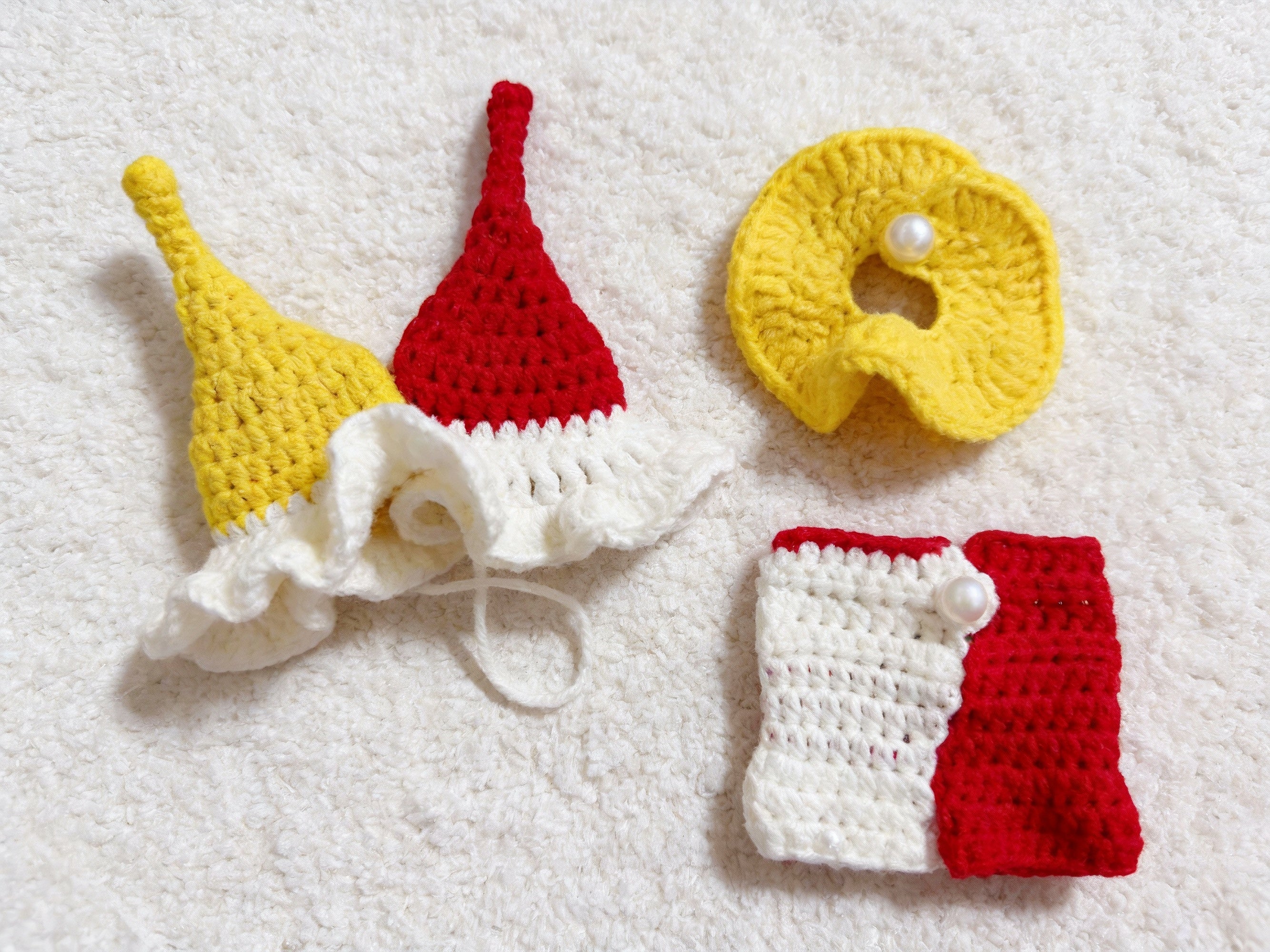 Labubu Clown Outfit Crochet Pattern – Circus Jumpsuit & Two-Point Hat