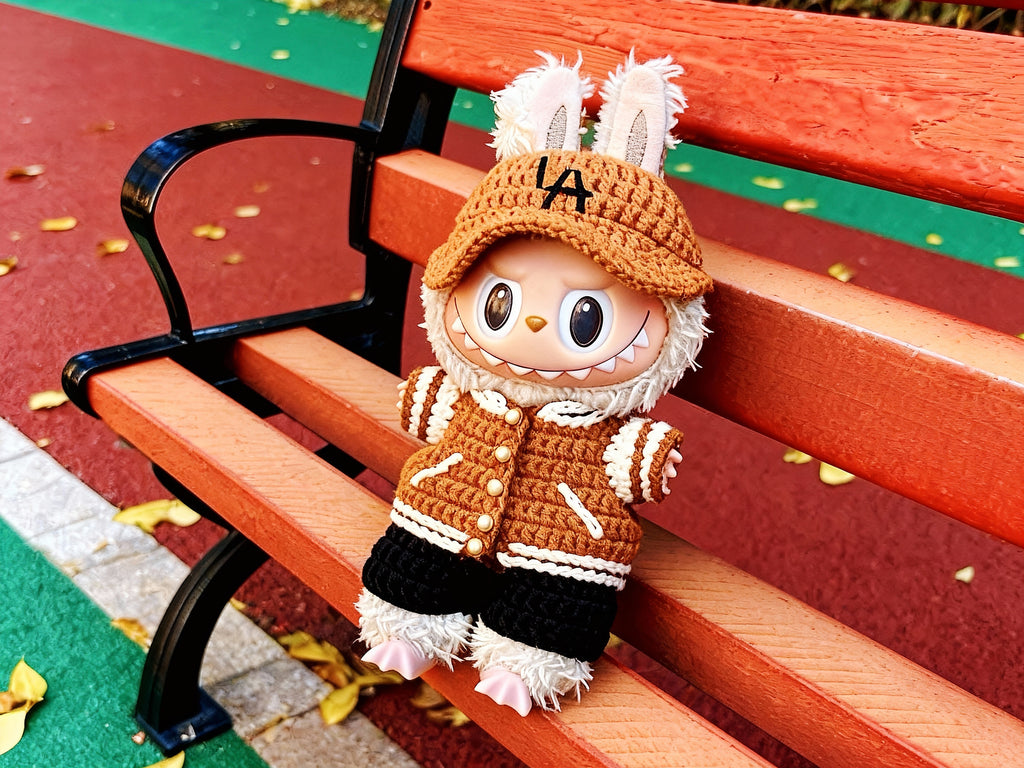 Labubu Baseball Outfit Crochet Pattern – Doll Jacket, Pants, Cap & Sneakers