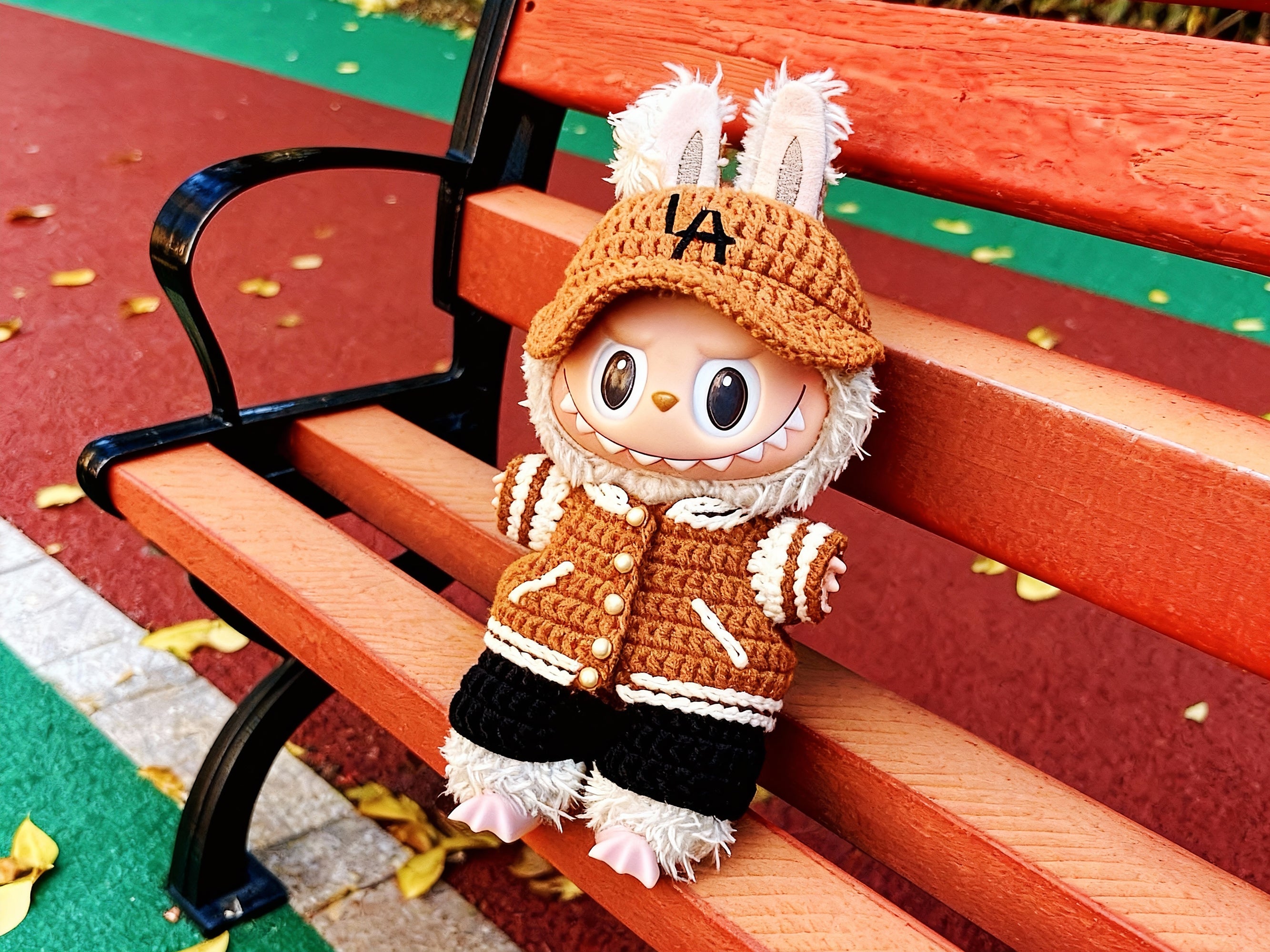 Labubu Baseball Outfit Crochet Pattern – Doll Jacket, Pants, Cap & Sneakers